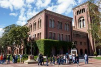 teens touring the university of southern california