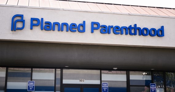 A photo of the outside of a Planned Parenthood clinic.