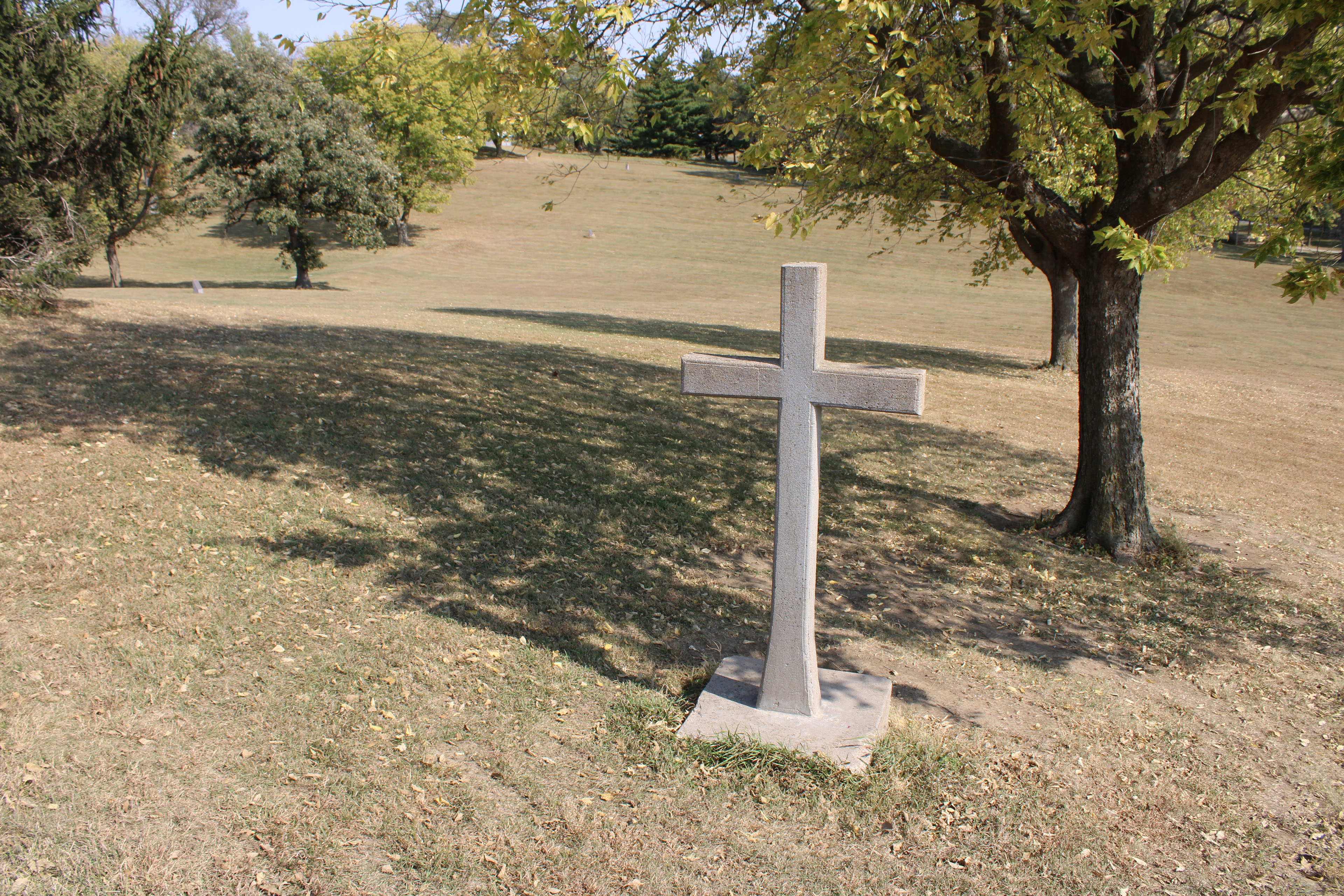 Image for display with article titled After Institutions for People With Disabilities Close, Graves Are at Risk of Being Forgotten