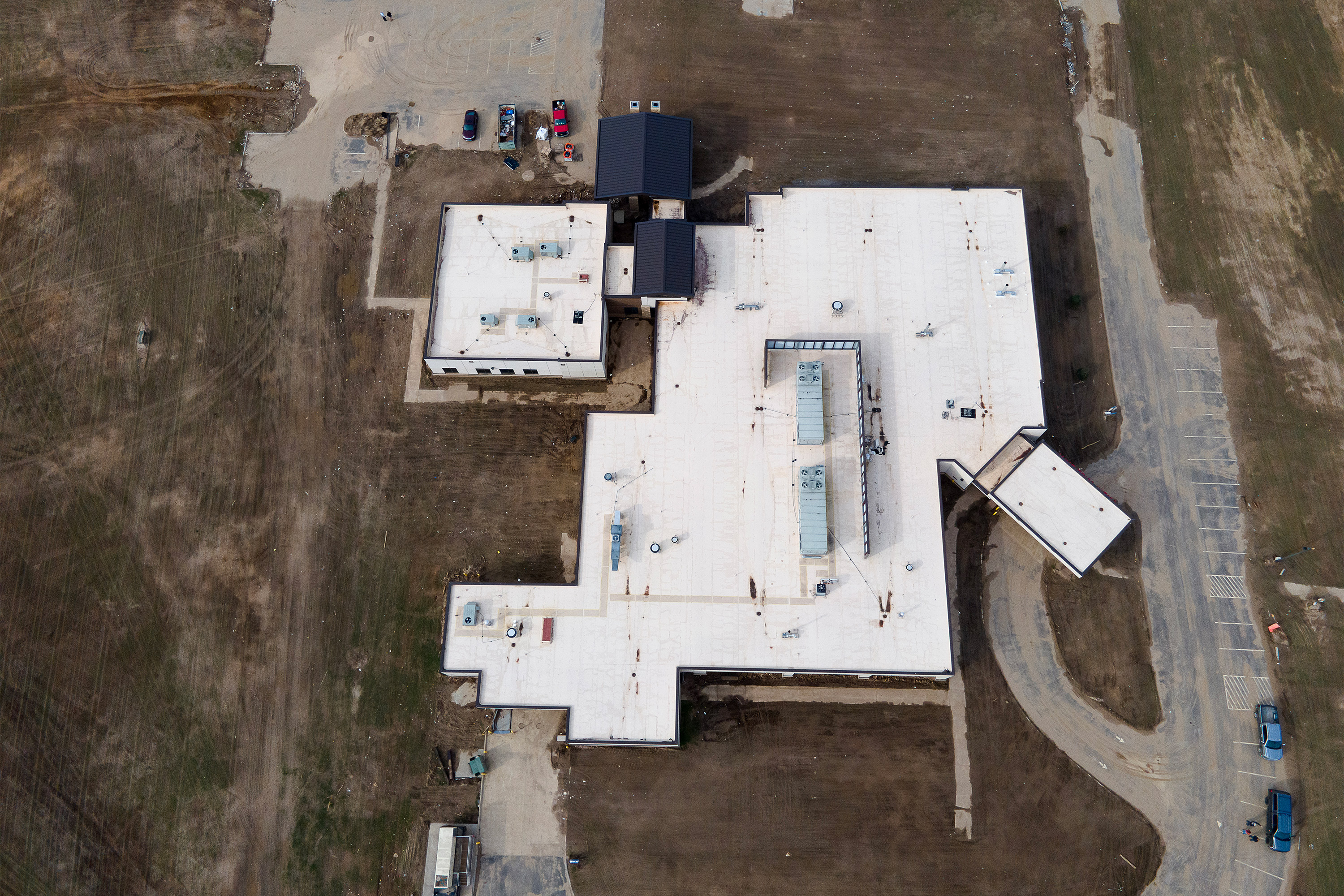 An aerial view of Unicoi County Hospital's rooftop.