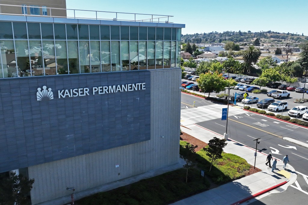 A photo of a Kaiser Permanente medical facility.